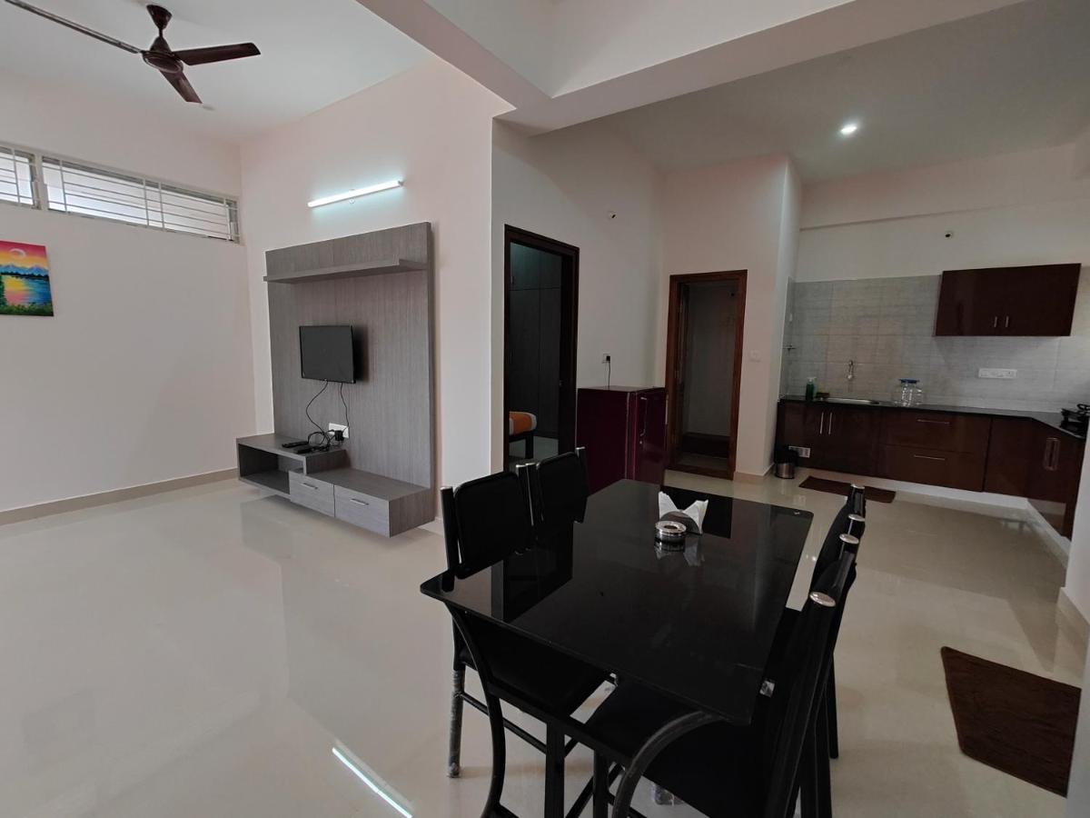 Meer Stay - Premium Service Apartments Vanivilasa Puram Exteriör bild
